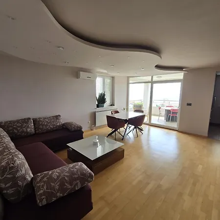 Apartment Sunny Day Self Check In *