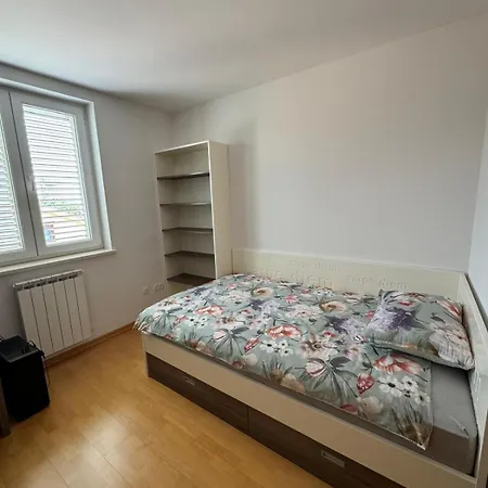 Apartment Sunny Day Self Check In *