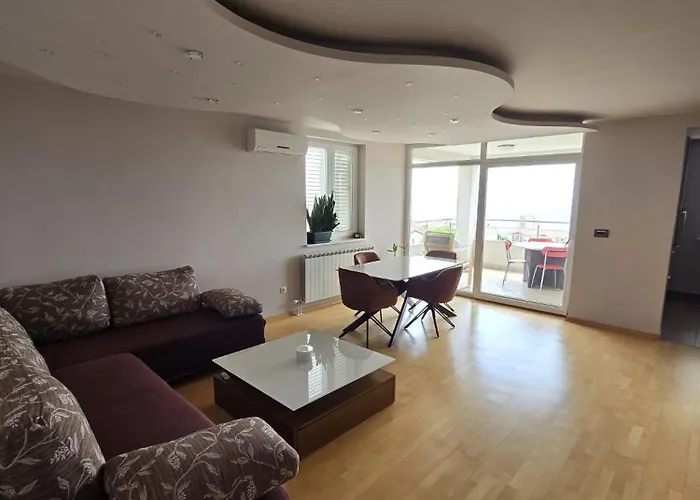 Apartment Sunny Day Self Check In *